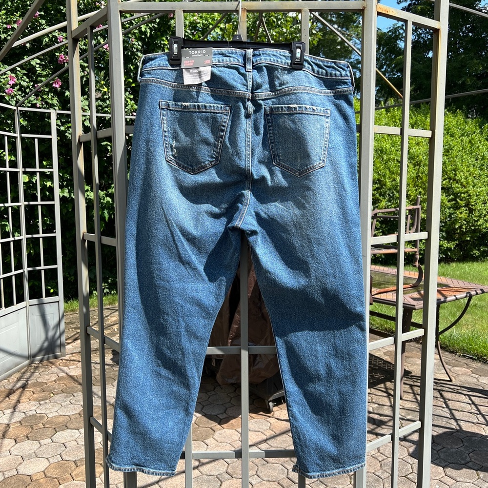 NWT Torrid High Rise Straight Leg Cropped Jean - Size 16 - Picture 7 of 8